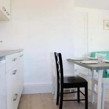 Studio Renove Au Coeur De La Rochelle, Port A Proximite - Fr-1-246-222 *
